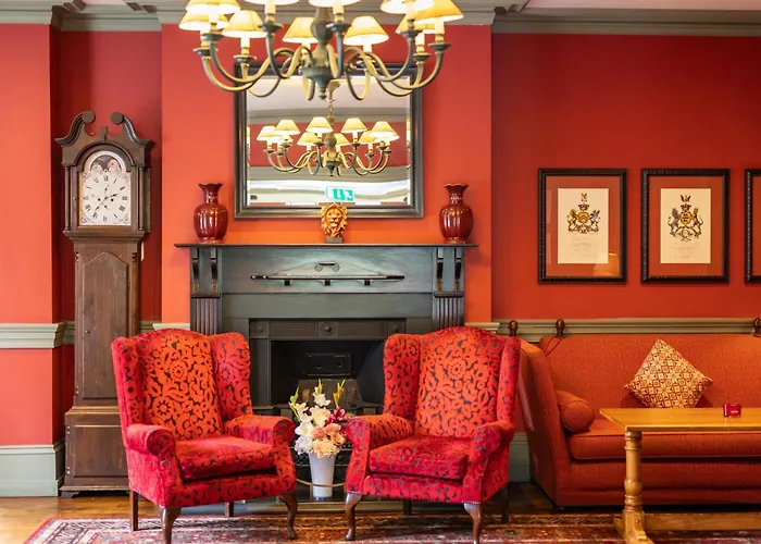 Red LionAirport Hotel